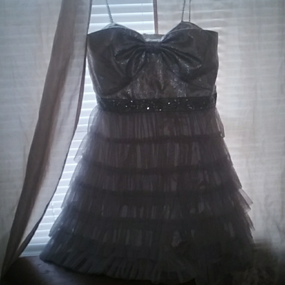 Dress - Picture 2 of 3